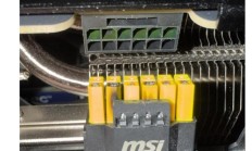 用户报告微星 RTX 5090 显卡空闲模式下供电接口烧融