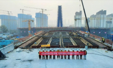 我国首座！单索面矮塔曲面菱形塔身斜拉桥主塔封顶